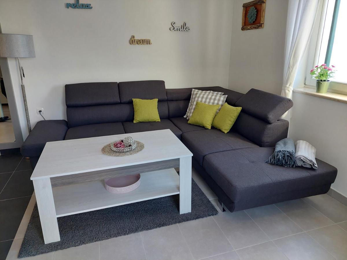 Gavza Sky View Apartment Cres Buitenkant foto
