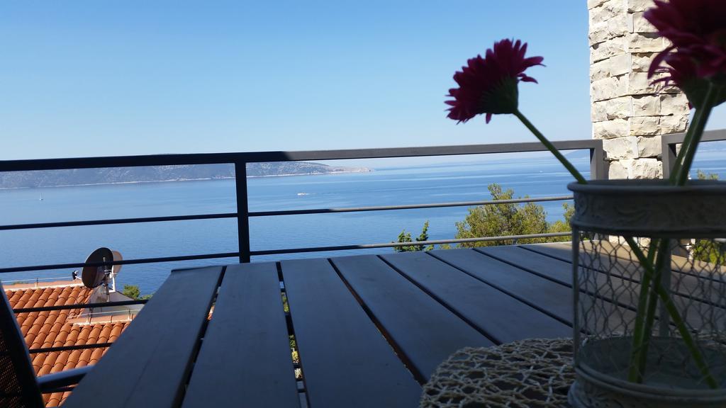 Gavza Sky View Apartment Cres Buitenkant foto